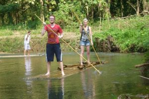 Bambus-Rafting