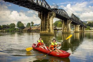 Besuchen Brücke über den Fluss Kwai