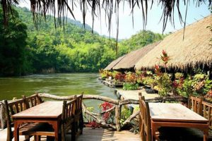 Besuchen Sie Raft Kanchanaburi