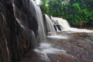 Die heiligen Berge von Kambodscha-Wasserfall